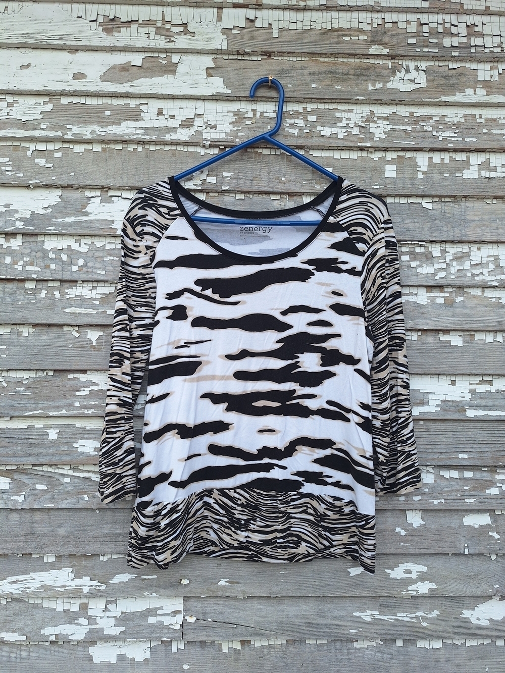 Chico's Black & White Animal-Print Scoop Neck Blouse Size Medium